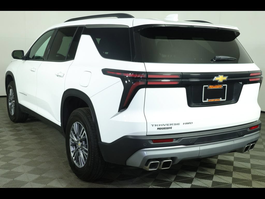 Used 2025 Chevrolet Traverse LT AWD/4WD image 37