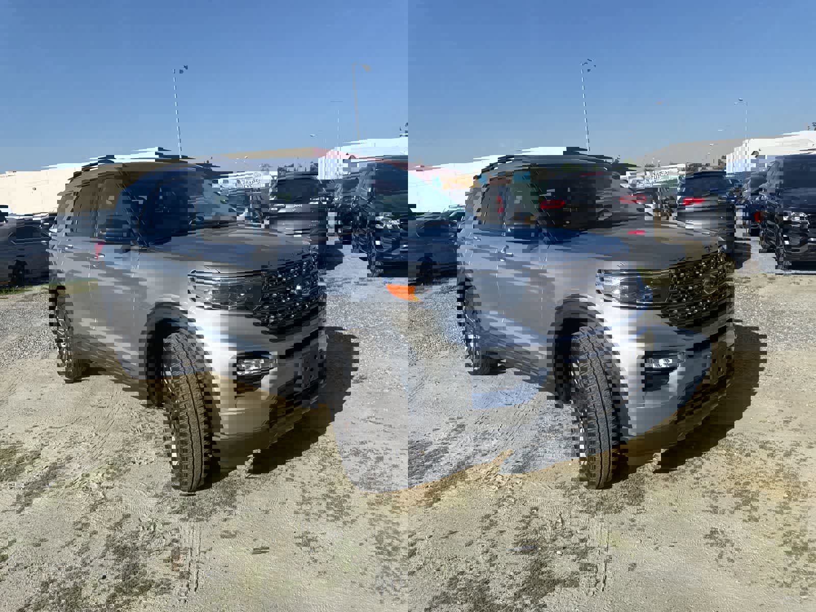 Used 2021 Ford Explorer XLT w/ Equipment Group 202A image 3