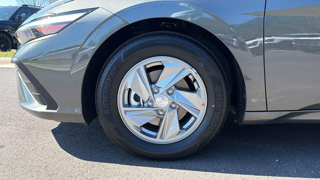 New 2026 Hyundai Elantra SE image 11