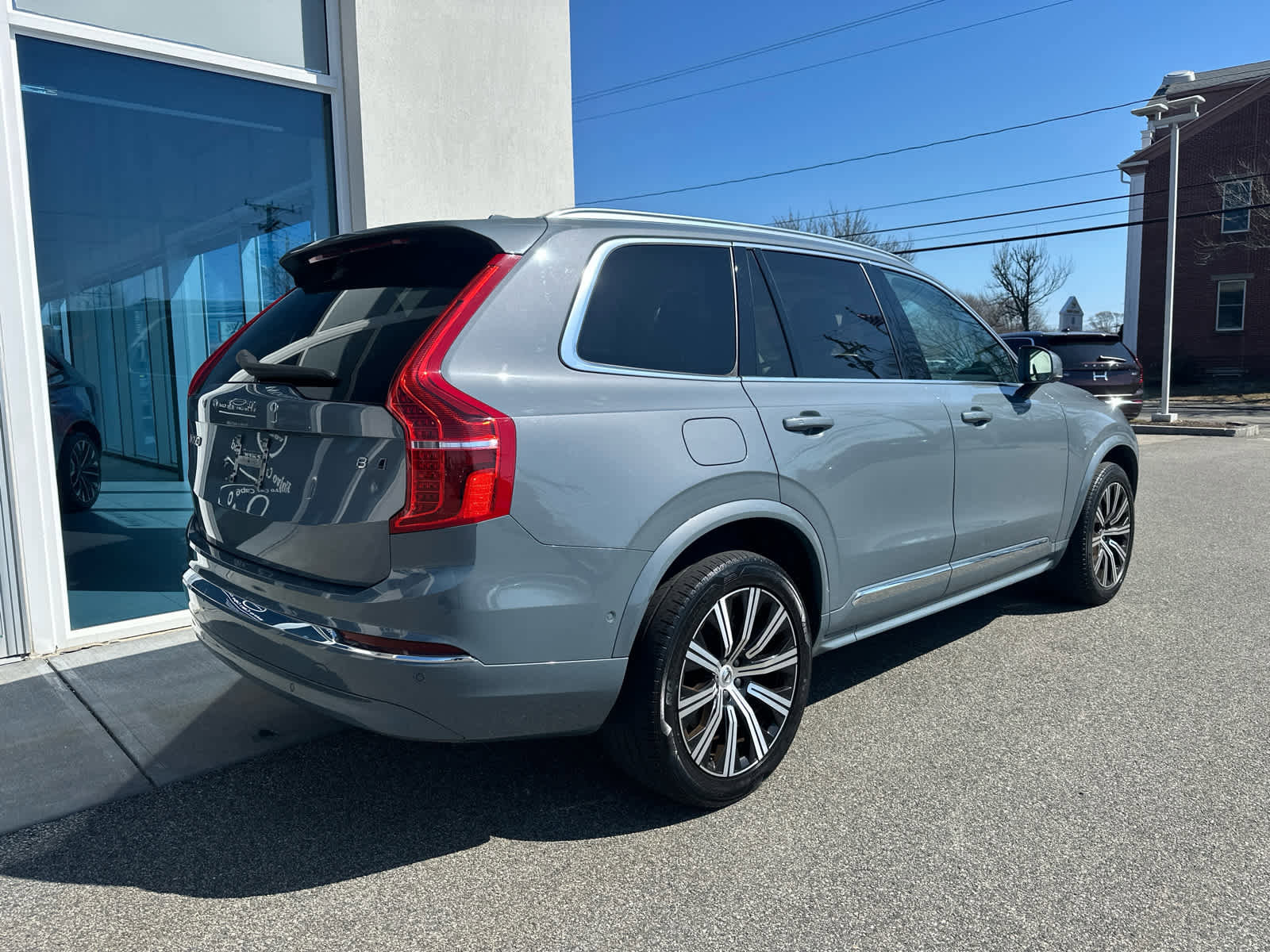 Used 2023 Volvo XC90 B6 Plus image 9