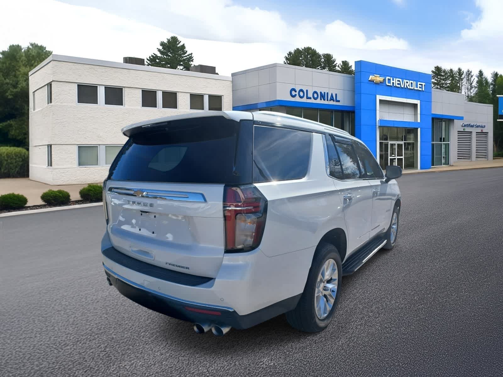 Used 2021 Chevrolet Tahoe Premier w/ Premium Package AWD/4WD image 4