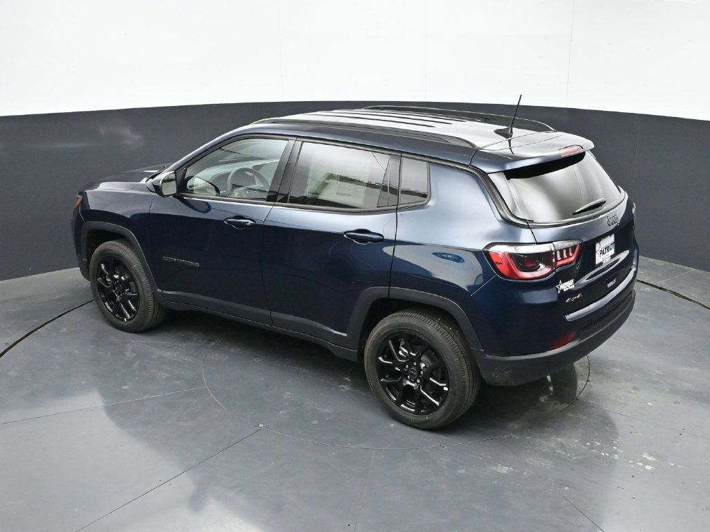 New 2026 Jeep Compass Latitude AWD/4WD image 32