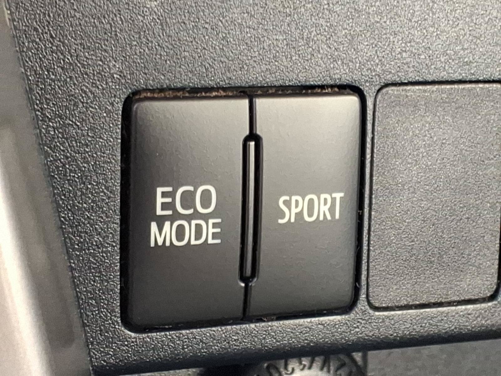 Used 2015 Toyota RAV4 XLE AWD/4WD image 10