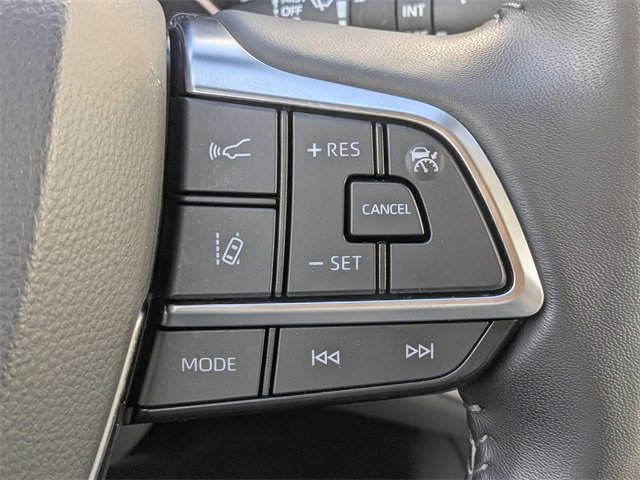 Used 2020 Toyota Highlander XLE image 33