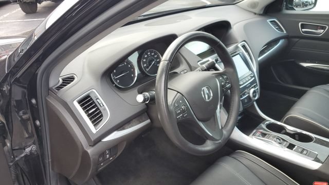 Used 2018 Acura TLX w/ Technology Package FWD image 9