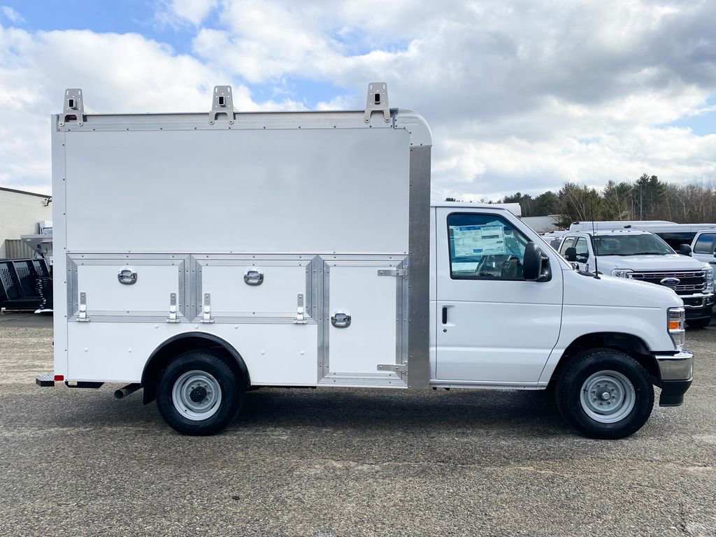 New 2026 Ford E-350 and Econoline 350 Super Duty w/ Power Equipment Group RWD image 2