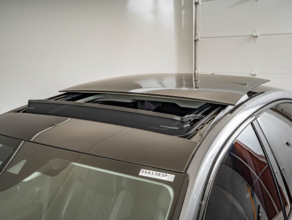 Used 2022 Audi S8 AWD/4WD image 20