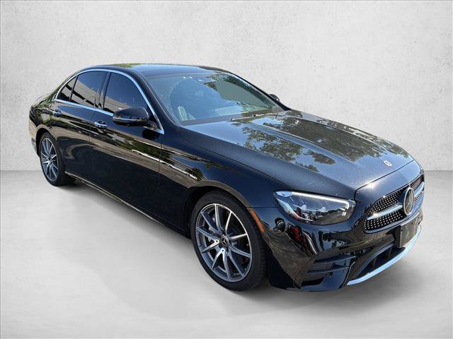 Used 2023 Mercedes-Benz E 350 4MATIC Sedan image 3