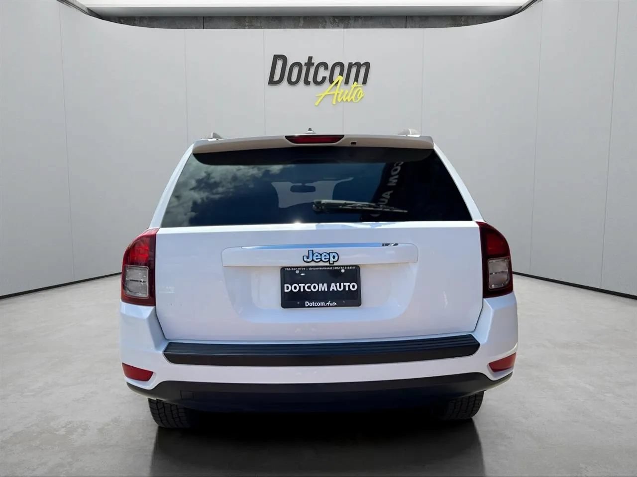 Used 2015 Jeep Compass Latitude AWD/4WD image 10