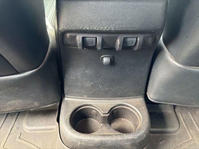 Used 2016 Jeep Wrangler Unlimited Sahara w/ Connectivity Group AWD/4WD image 18