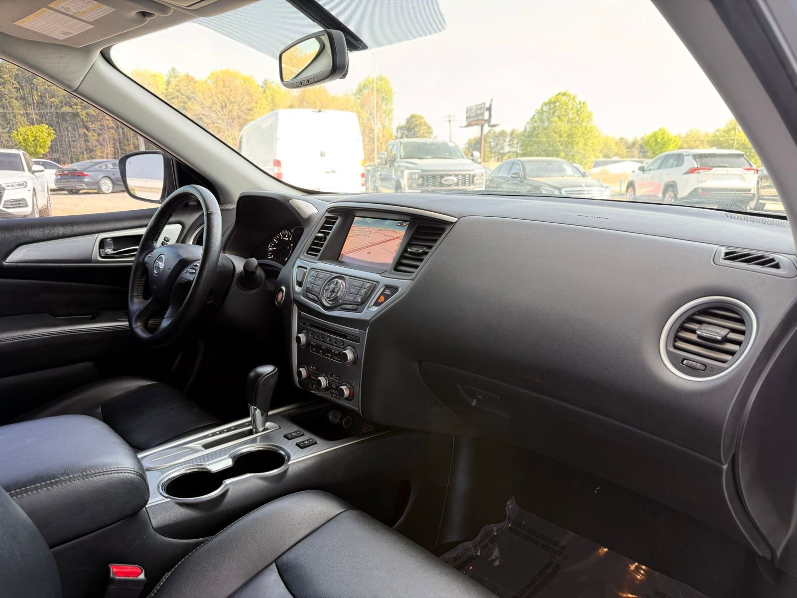 Used 2019 Nissan Pathfinder SL image 30