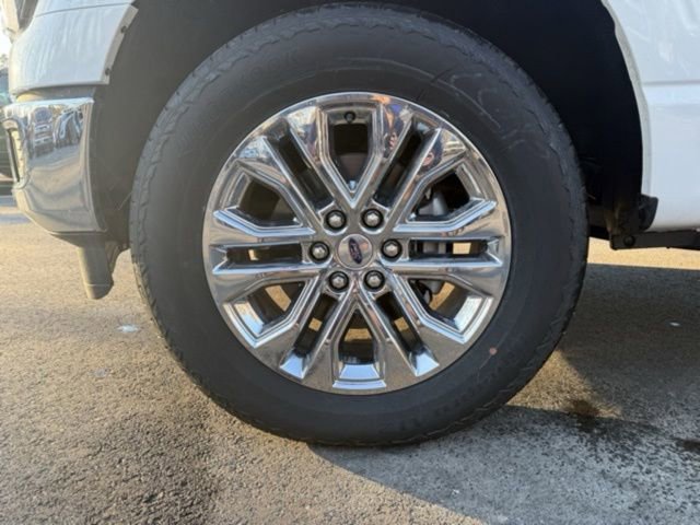 New 2025 Ford F150 Lariat w/ Equipment Group 502A High image 9