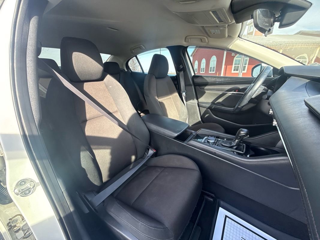 Used 2019 MAZDA MAZDA3 Sedan image 17