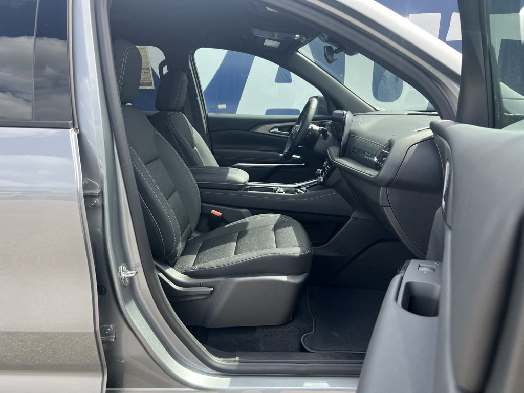 New 2025 Chevrolet Traverse LT image 26