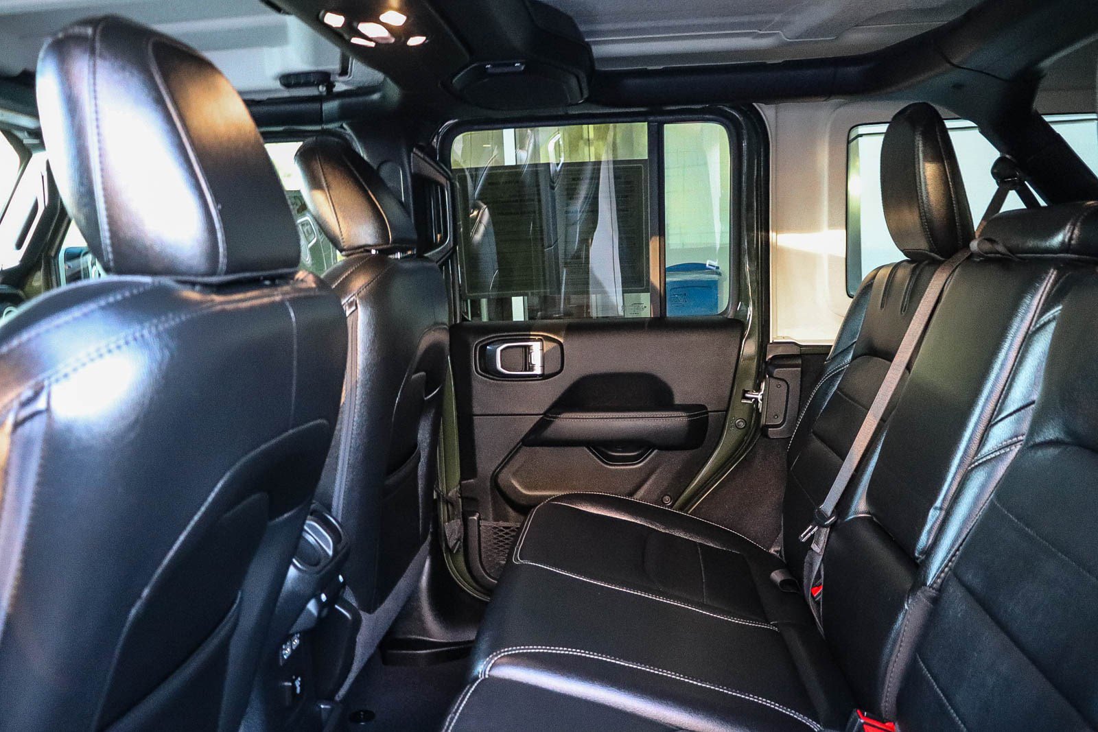 Used 2022 Jeep Wrangler Unlimited Sahara image 19