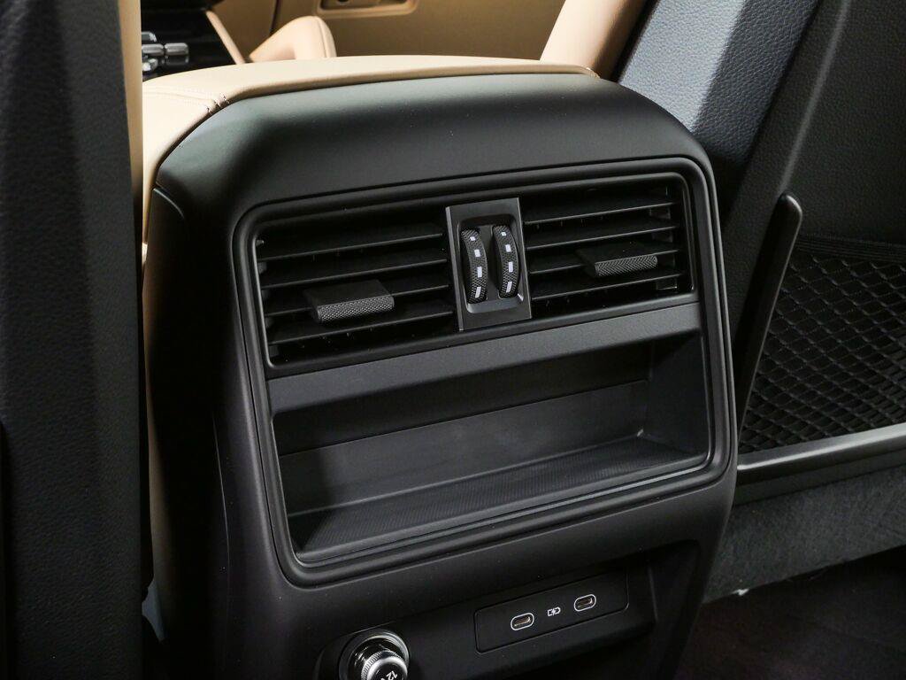 New 2026 Porsche Cayenne Coupe AWD/4WD image 22