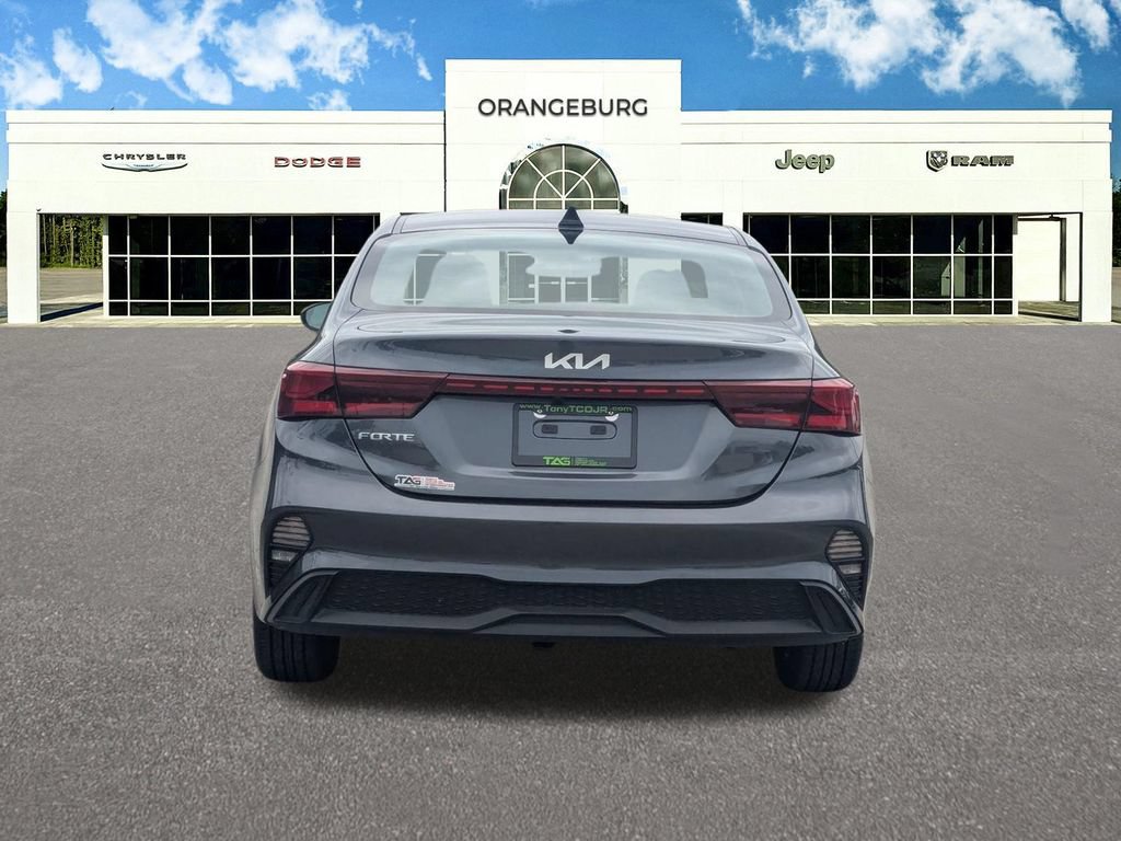 Used 2024 Kia Forte LXS FWD image 7