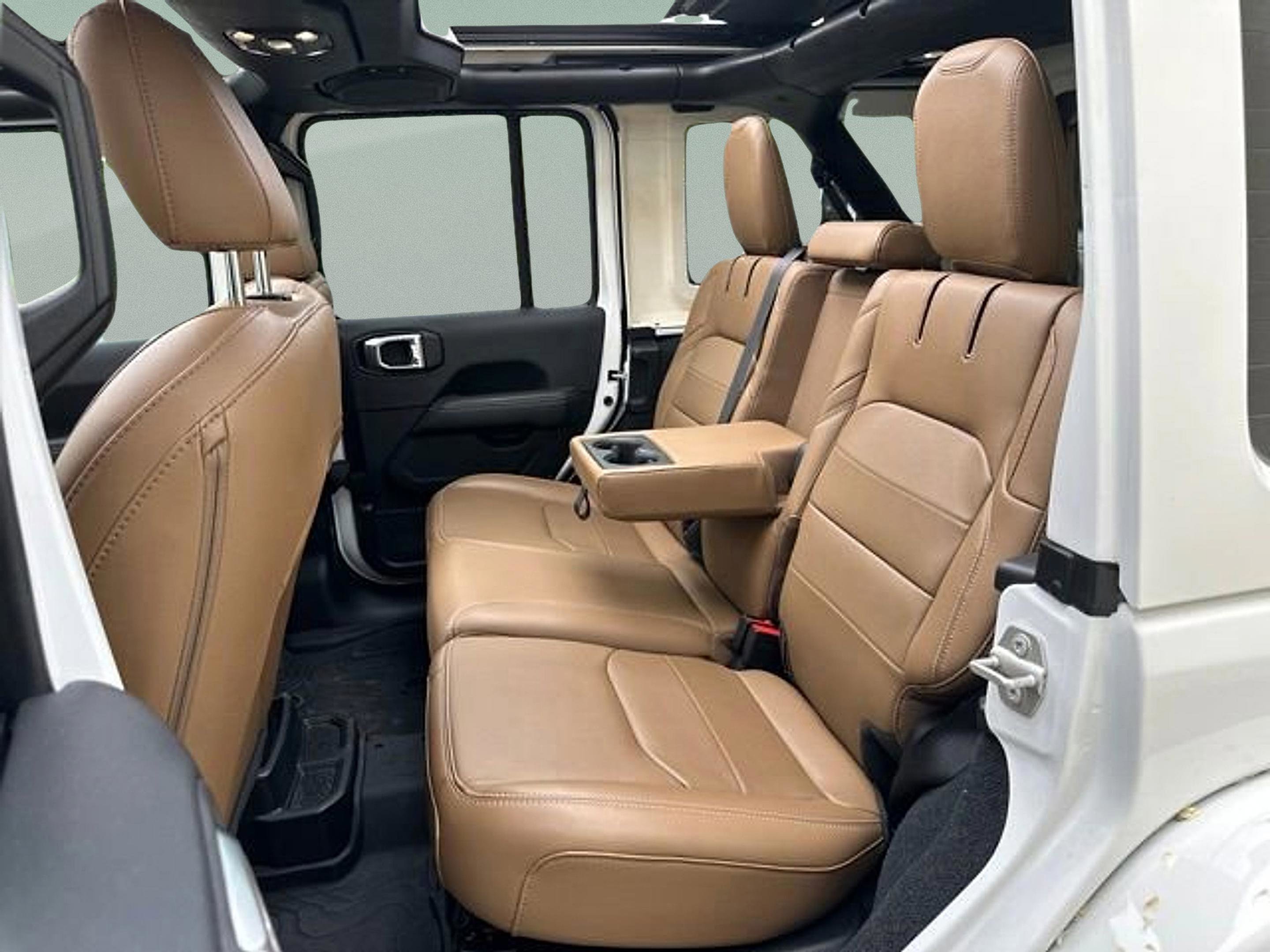 Used 2023 Jeep Wrangler Unlimited Sahara w/ Cold Weather Group AWD/4WD image 12