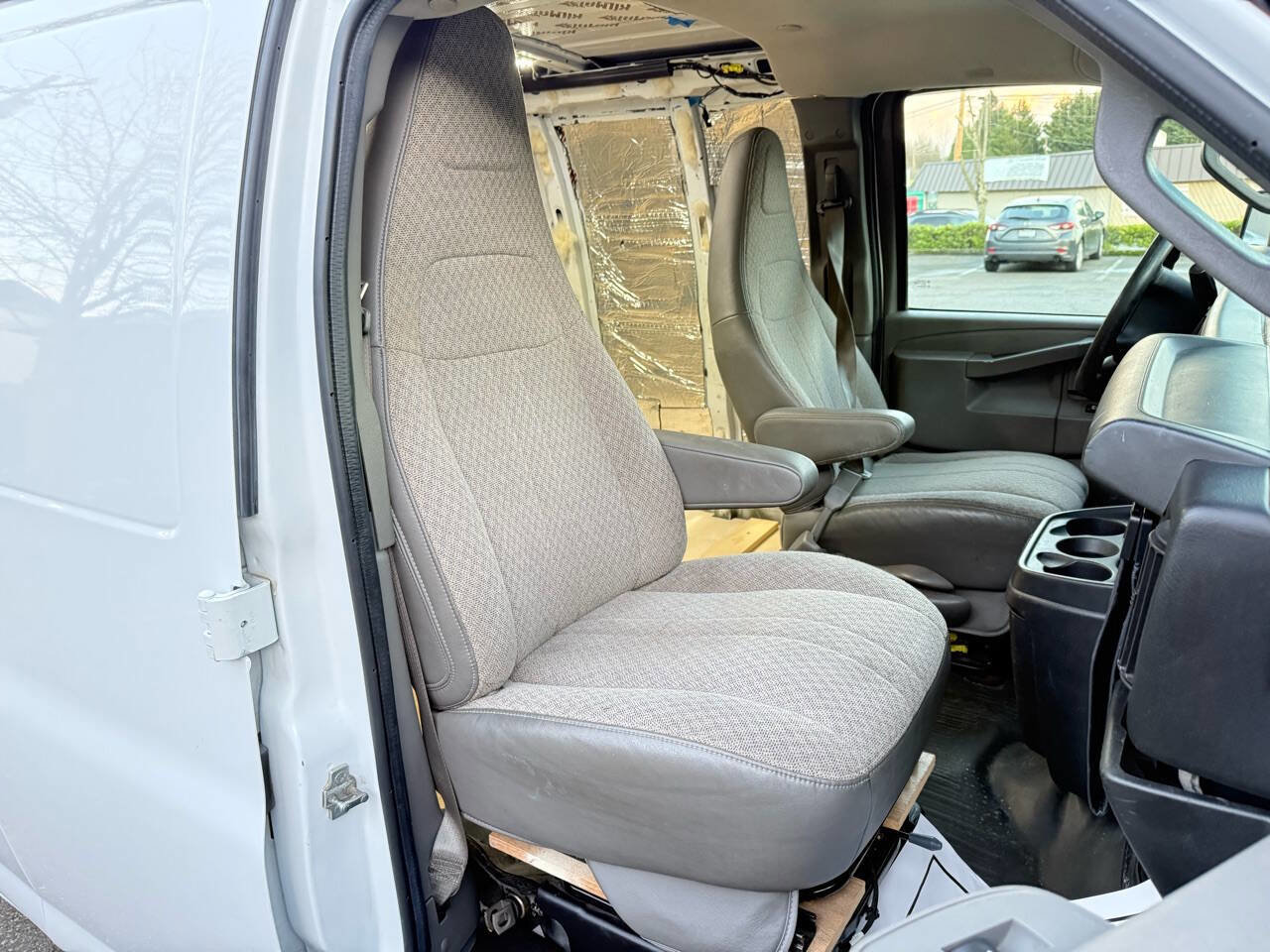 Used 2016 GMC Savana 2500 2500 3dr Extended Cargo Van w/ image 11