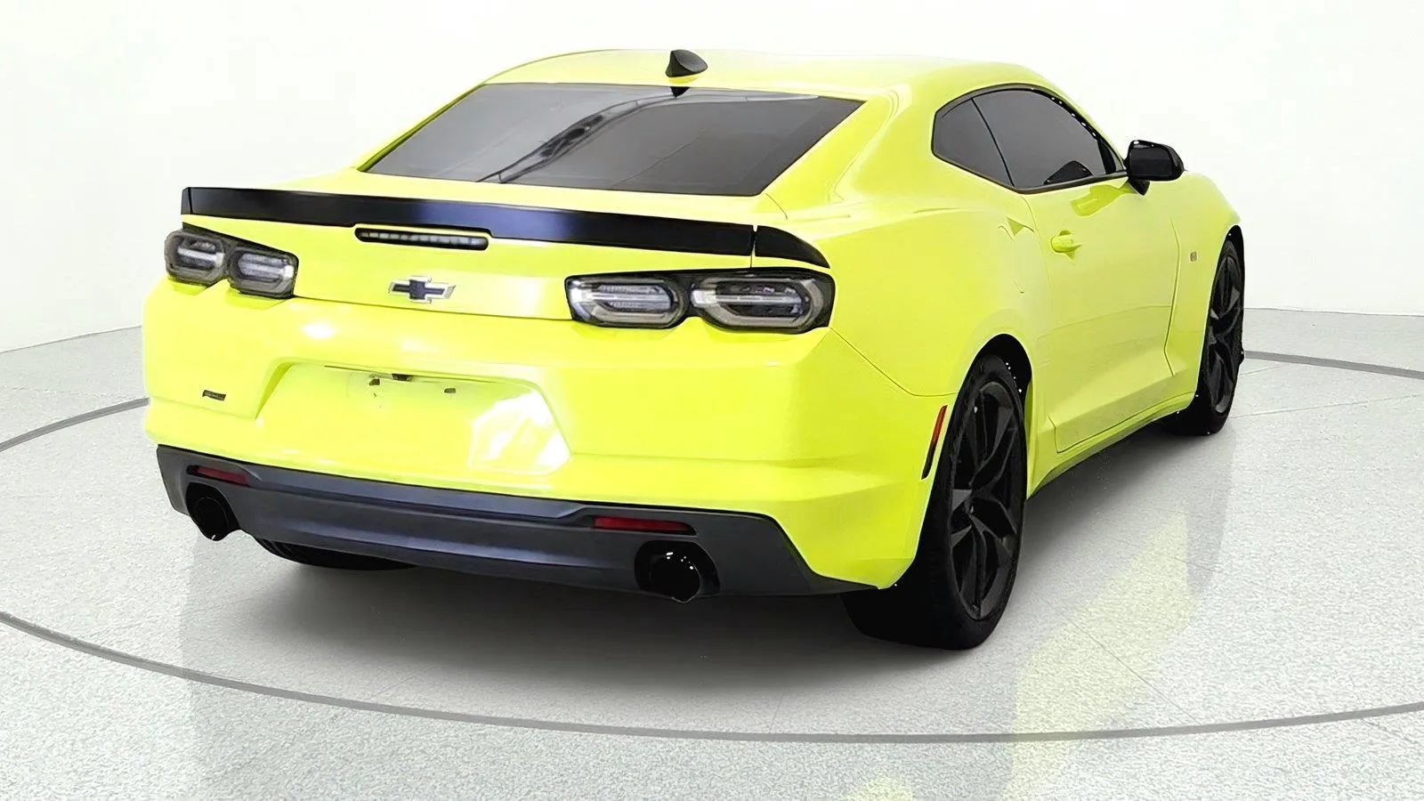 Used 2019 Chevrolet Camaro LT w/ 1LE Track Performance Package RWD image 8