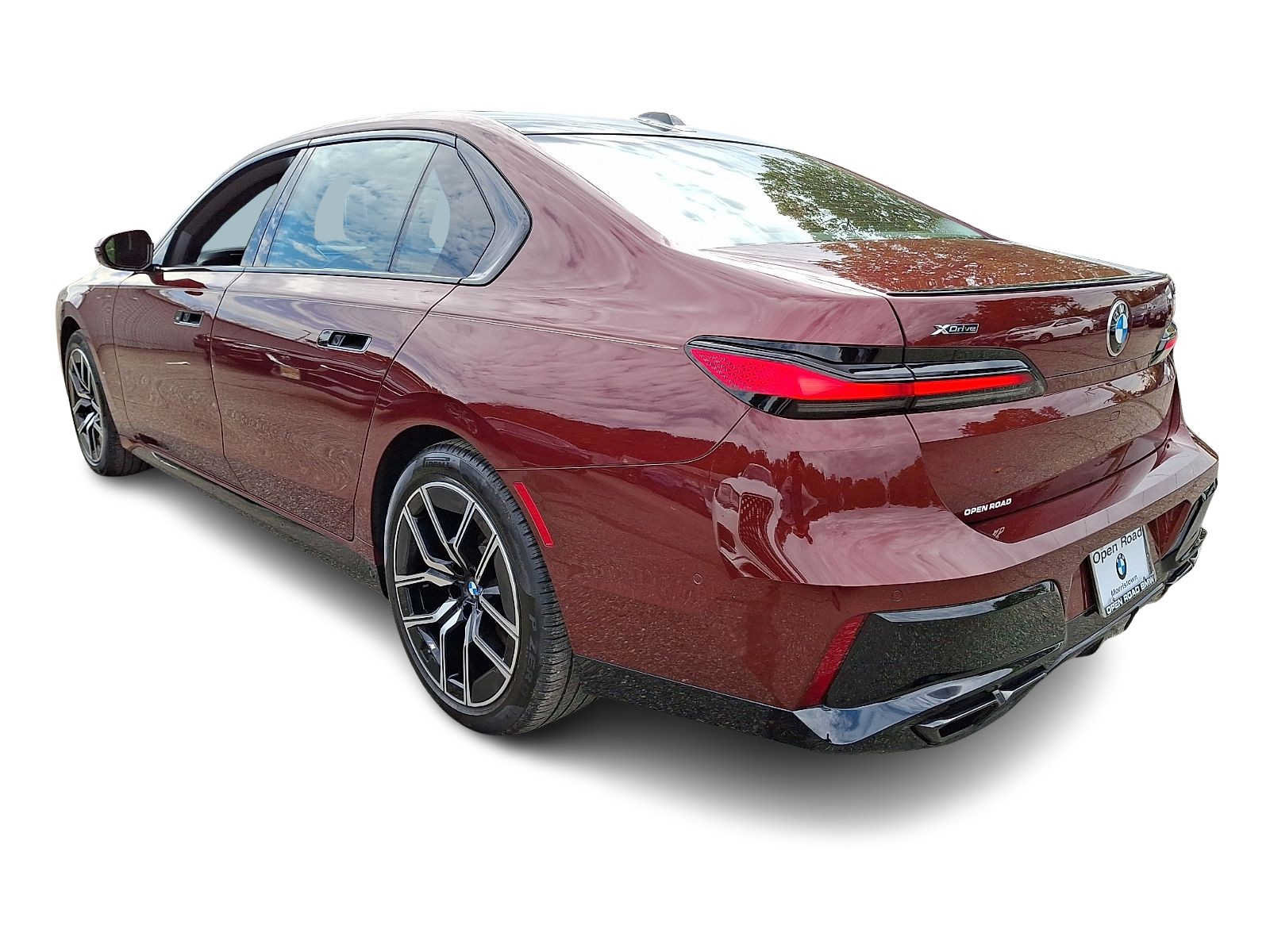Used 2024 BMW 760i xDrive w/ Executive Package AWD/4WD image 4