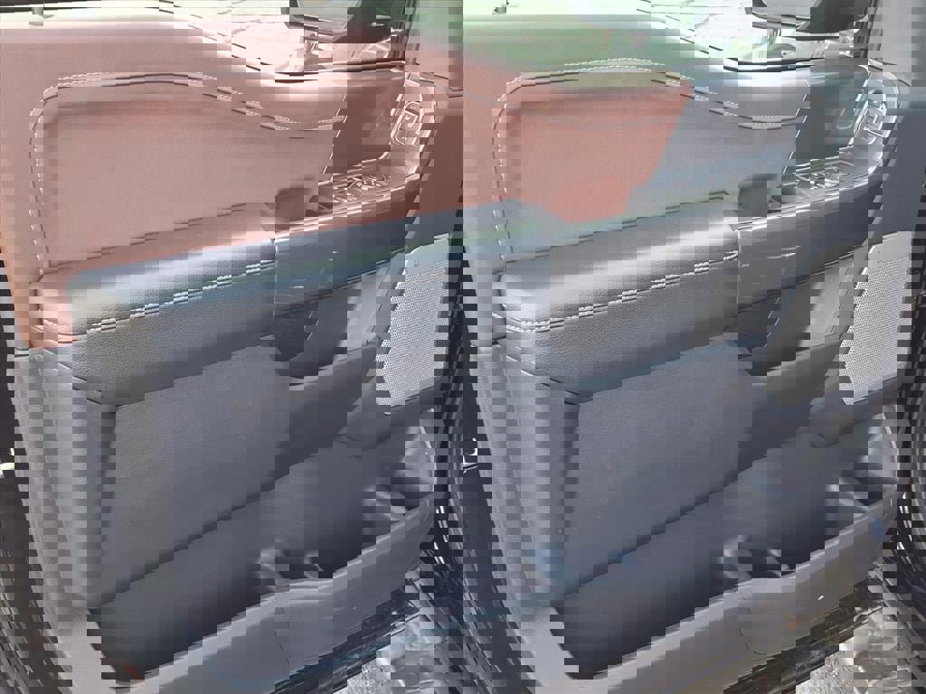 Certified 2022 Ford F150 Lariat w/ Equipment Group 502A High image 6