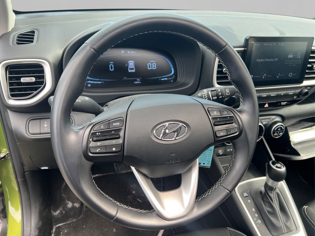 Certified 2023 Hyundai Venue SEL image 12