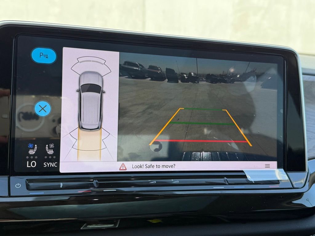 Certified 2025 Volkswagen Atlas SE image 10