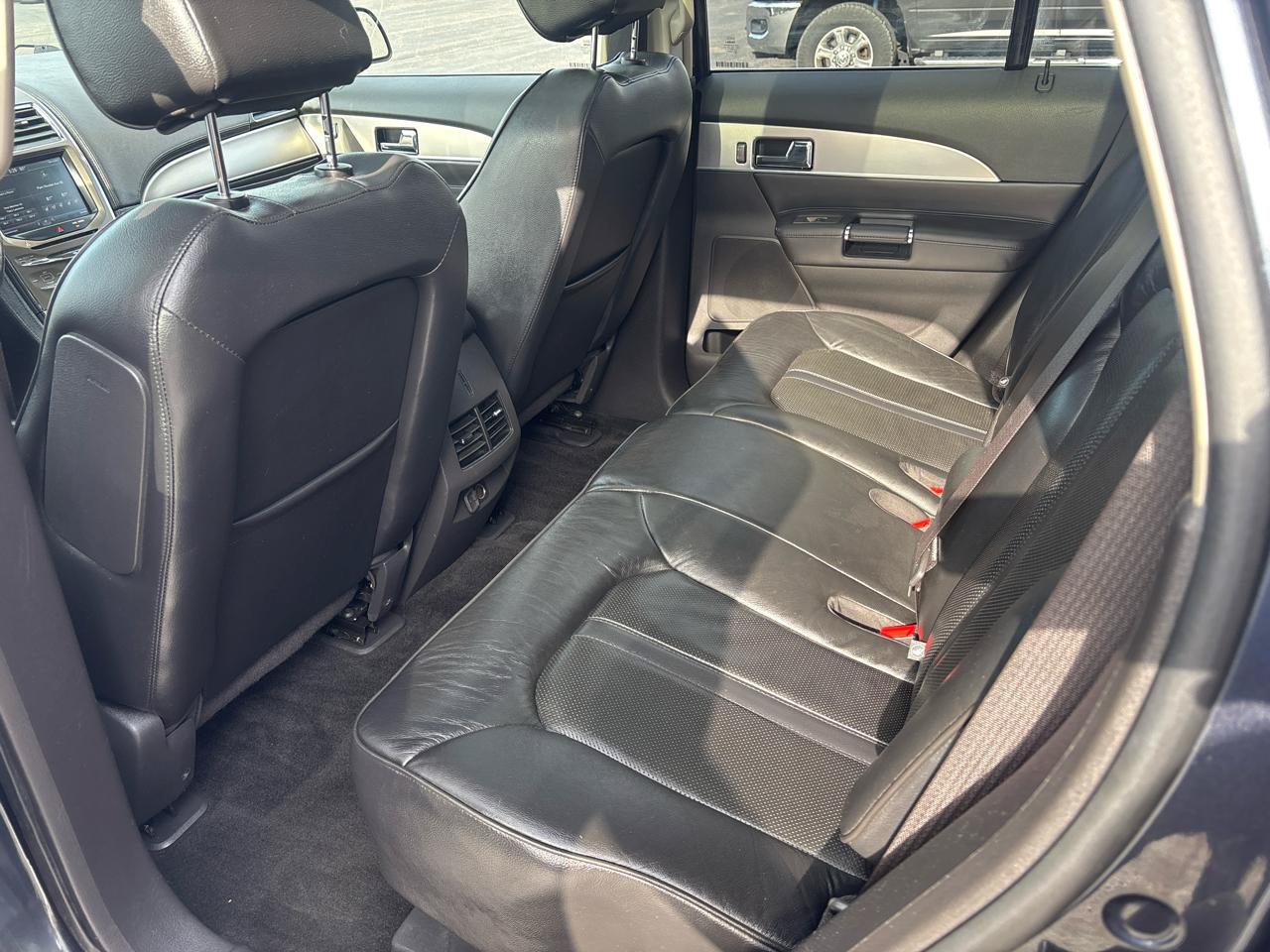 Used 2013 Lincoln MKX AWD image 32