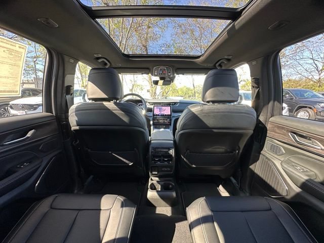 New 2025 Jeep Grand Cherokee L Overland AWD/4WD image 34