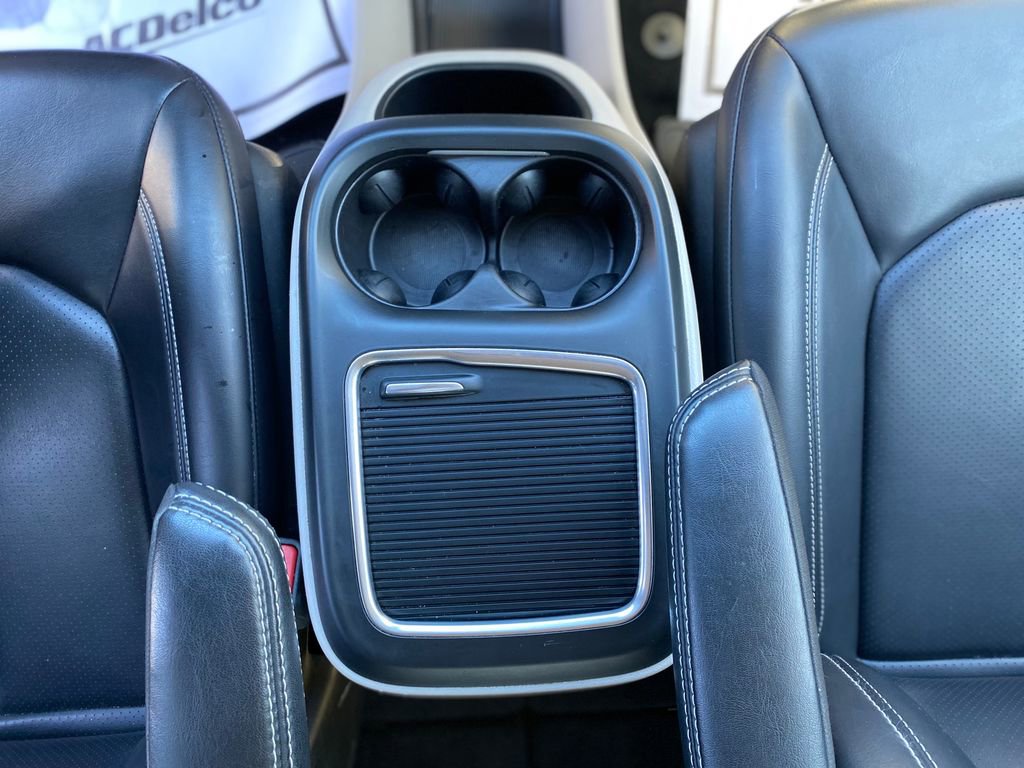 Used 2023 Chrysler Pacifica Touring-L image 23