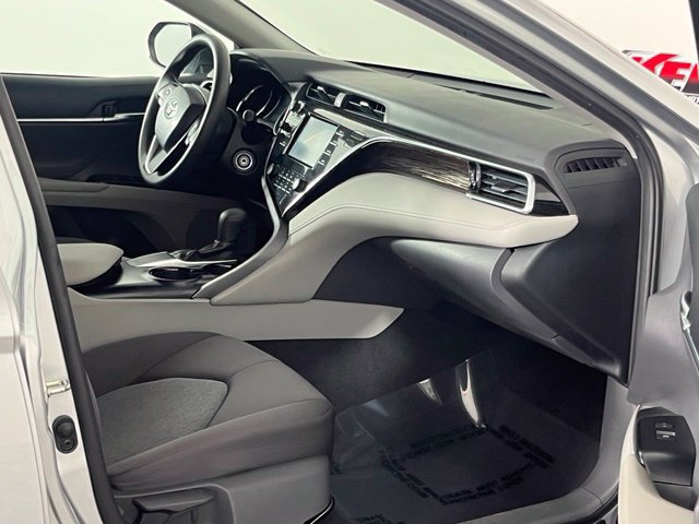 Used 2018 Toyota Camry LE FWD image 22