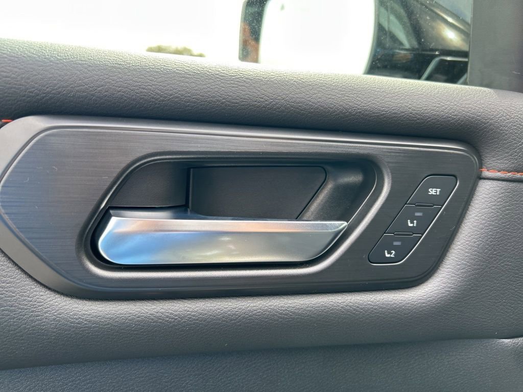 New 2025 Nissan Armada PRO-4X w/ Pro-4X Premium Package image 13