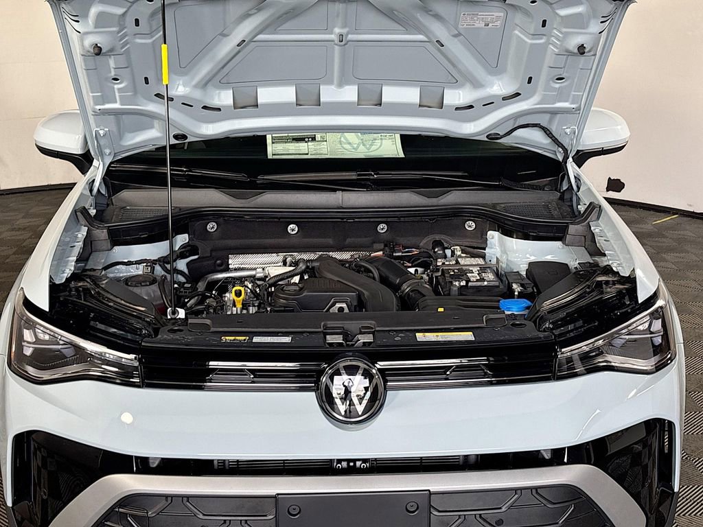 New 2025 Volkswagen Taos SE image 21