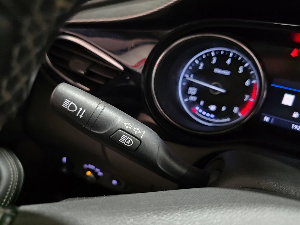 Used 2020 Buick Encore GX Essence w/ Experience Buick Package AWD/4WD image 28