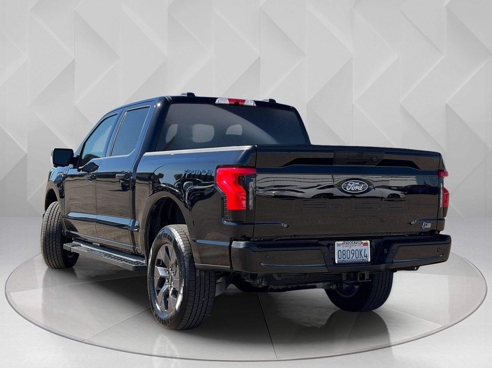 Used 2025 Ford F150 Lightning Flash image 3