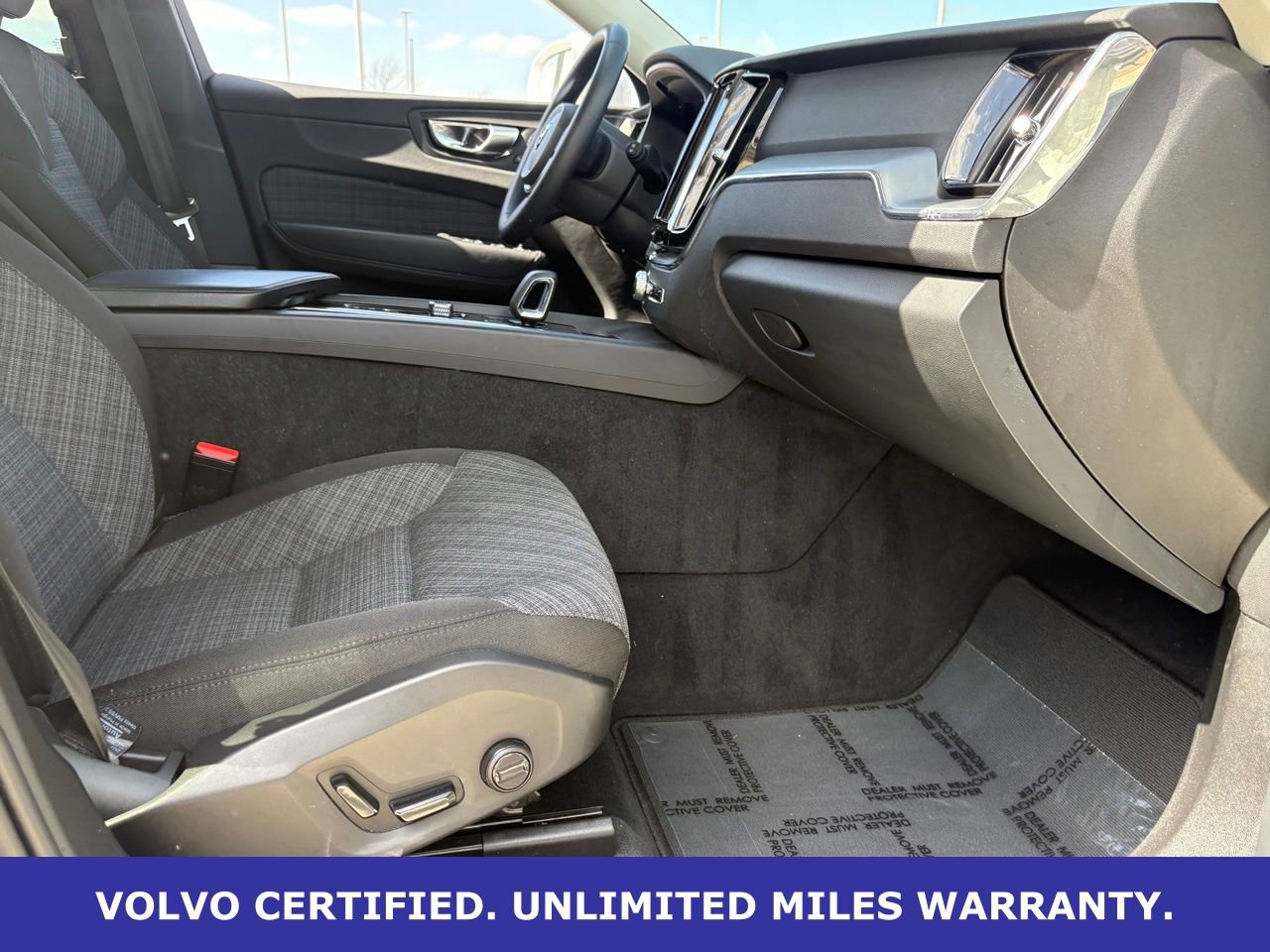 Certified 2023 Volvo XC60 B5 Core image 35