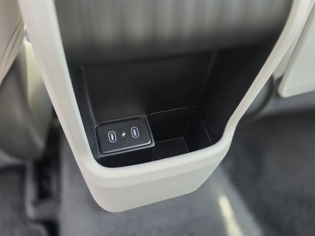 Used 2025 Hyundai Kona SE image 18