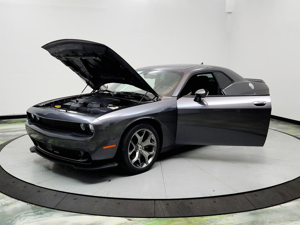 Used 2017 Dodge Challenger SXT Plus image 9