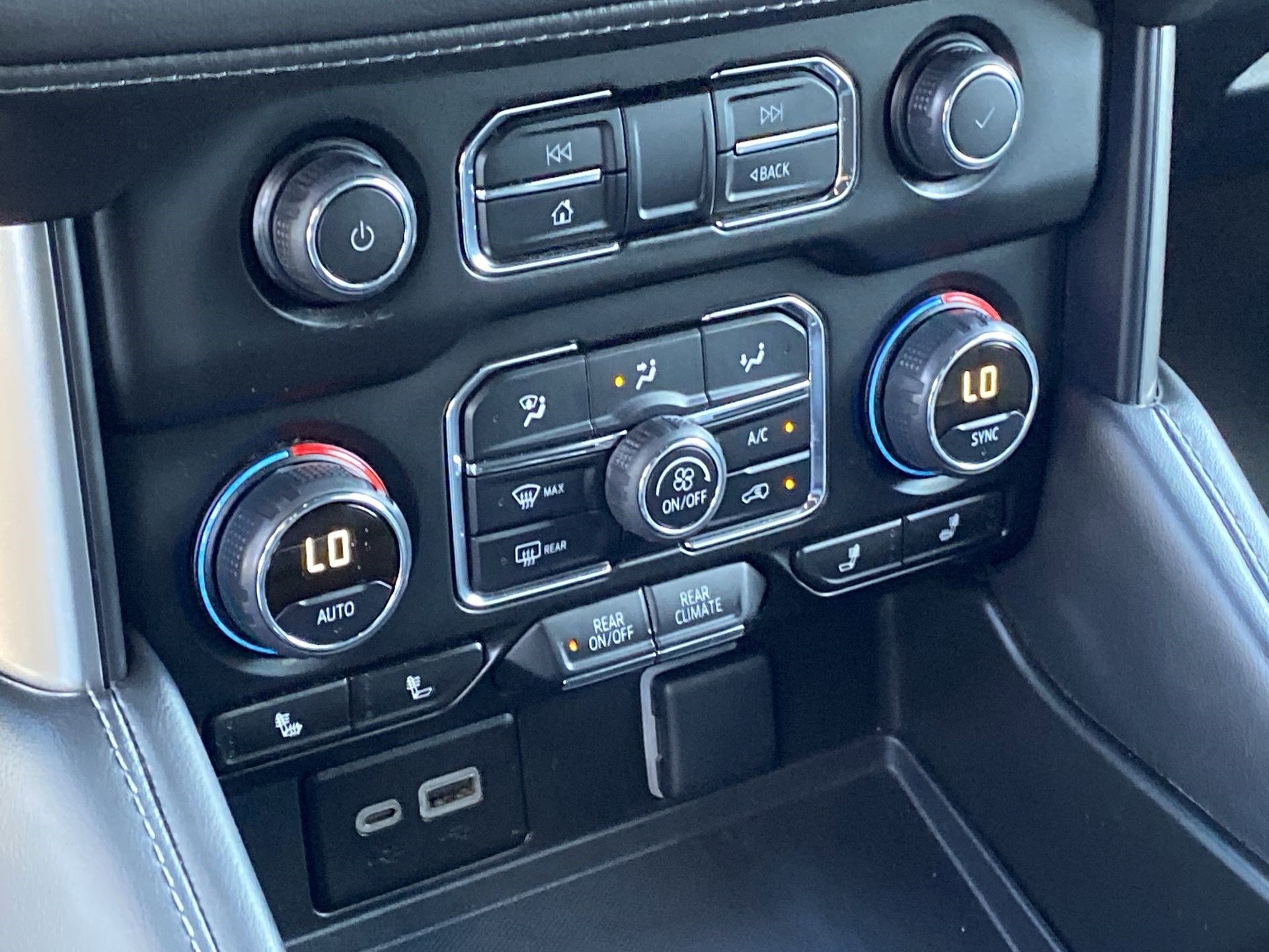 Used 2024 Chevrolet Tahoe LT image 38