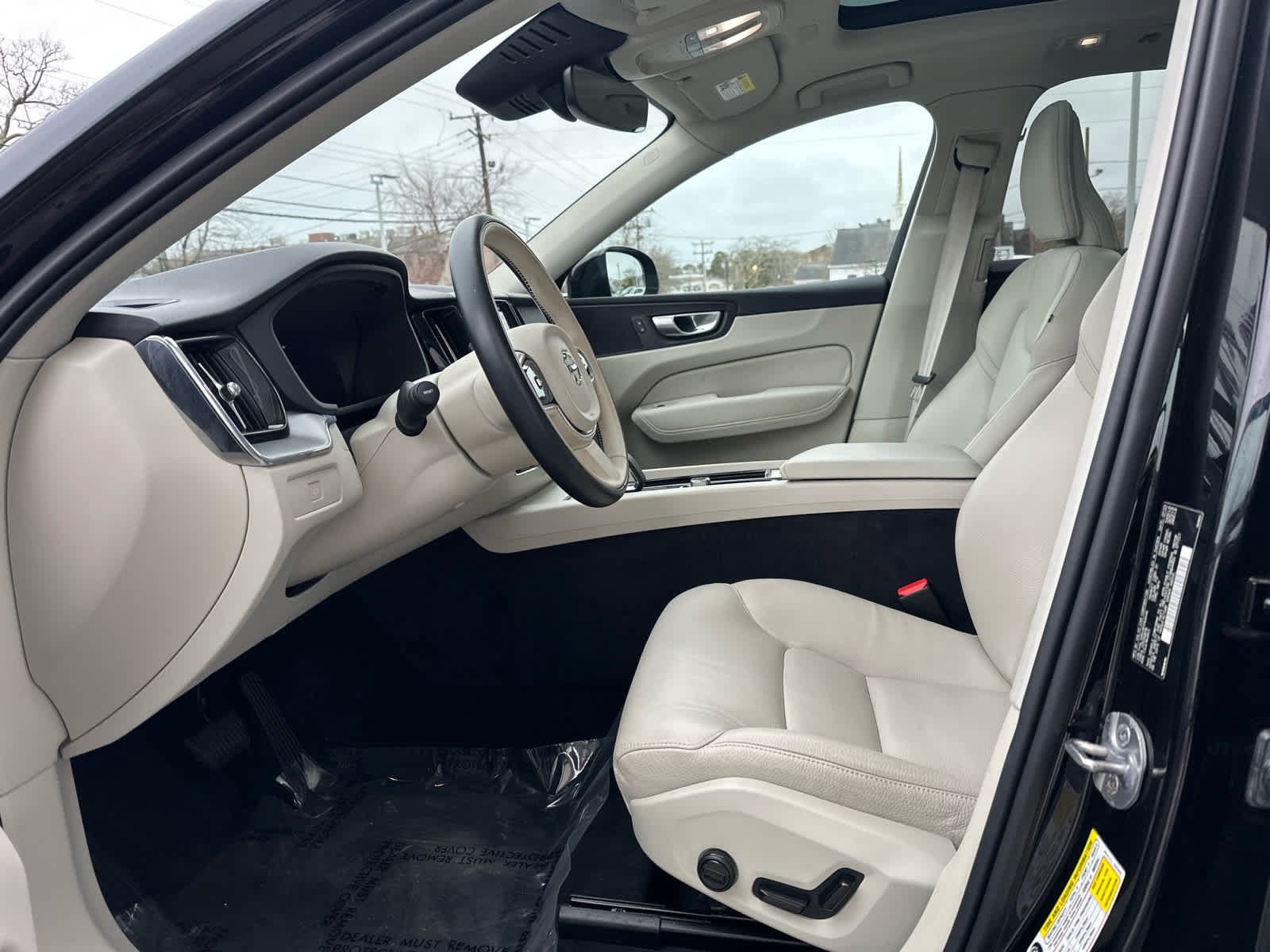 Used 2024 Volvo XC60 B5 Core w/ Climate Package AWD/4WD image 8