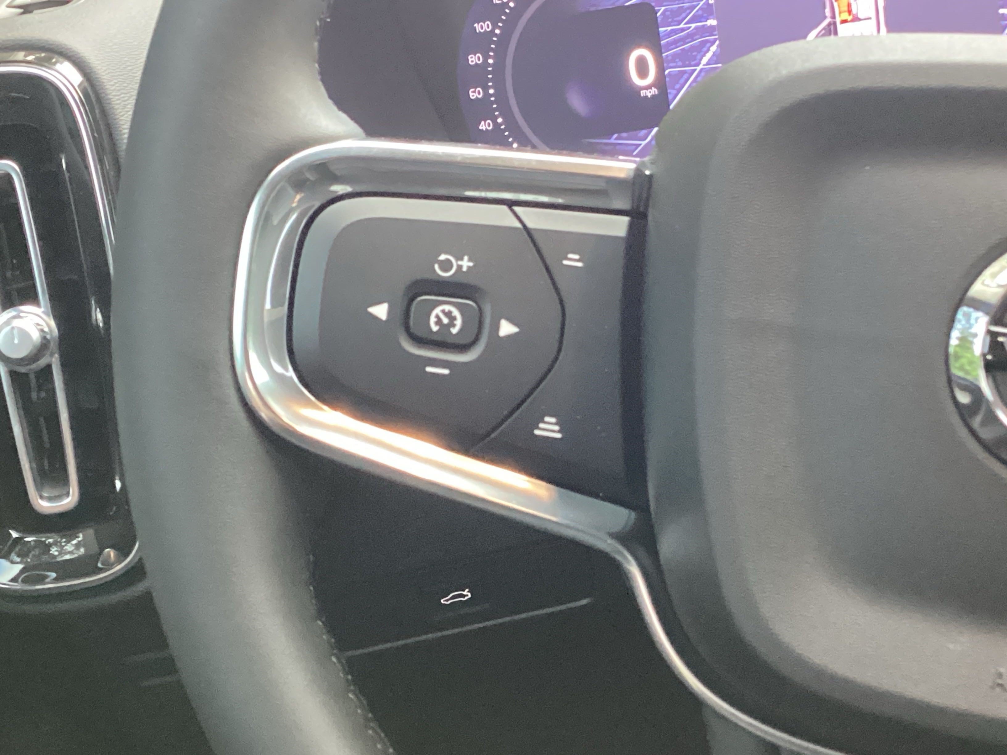 New 2026 Volvo XC40 B4 Core FWD image 20