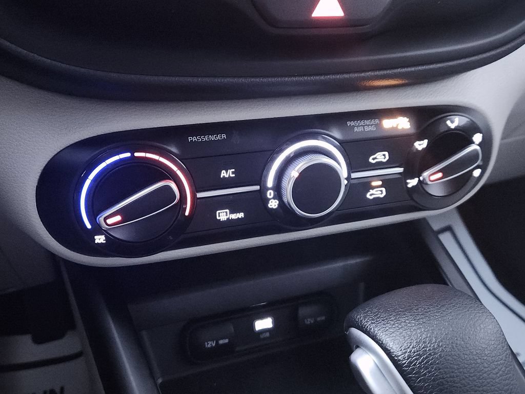 Used 2025 Kia Soul LX FWD image 18