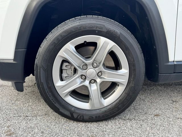 Used 2023 Jeep Compass Latitude w/ Convenience Group image 2