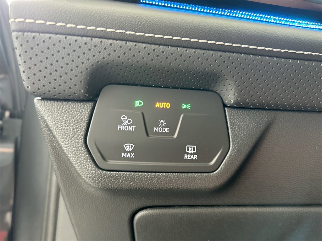 New 2025 Volkswagen Atlas Cross Sport SEL Premium R-Line image 18