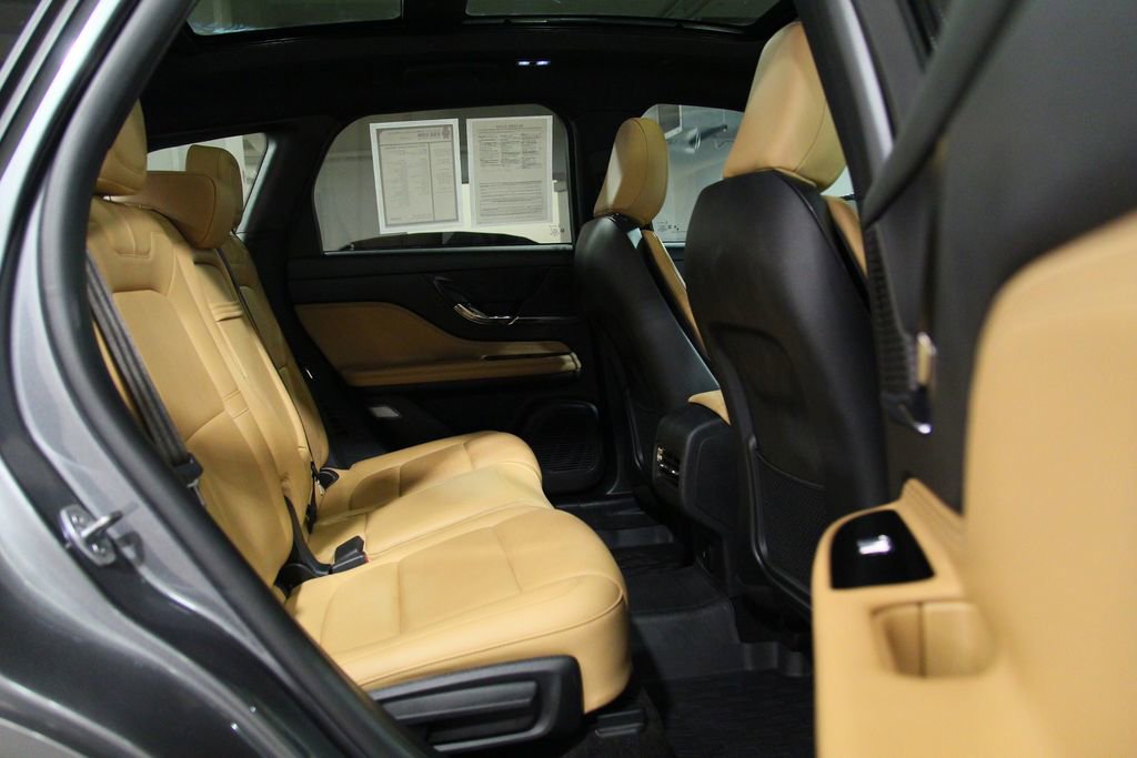 Used 2022 Lincoln Corsair Reserve image 27