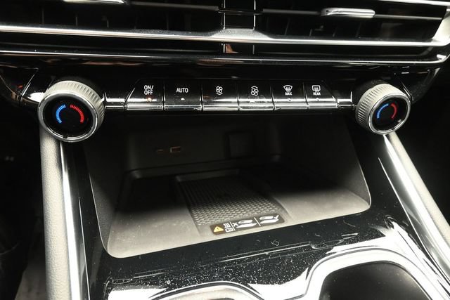 New 2026 Chevrolet Traverse LT w/ LPO, Floor Liner Package FWD image 40