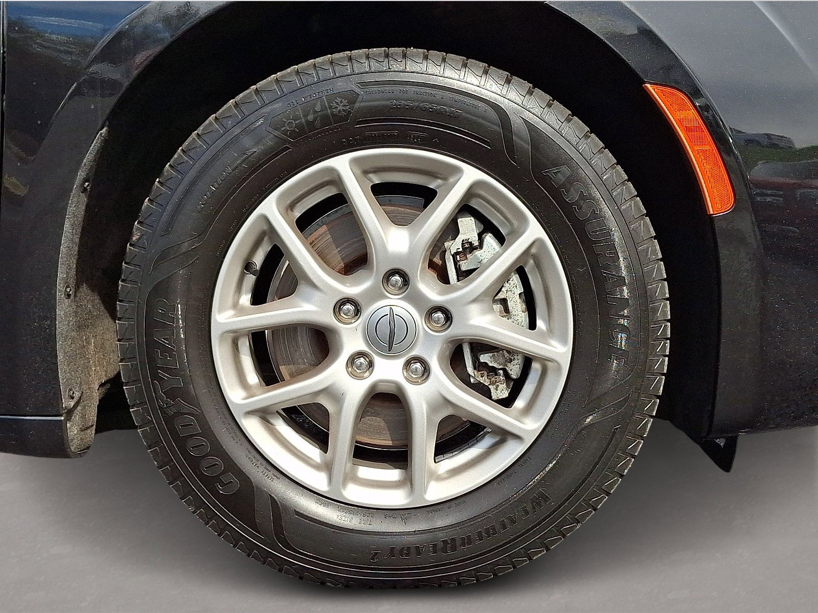 Used 2024 Chrysler Voyager LX image 8