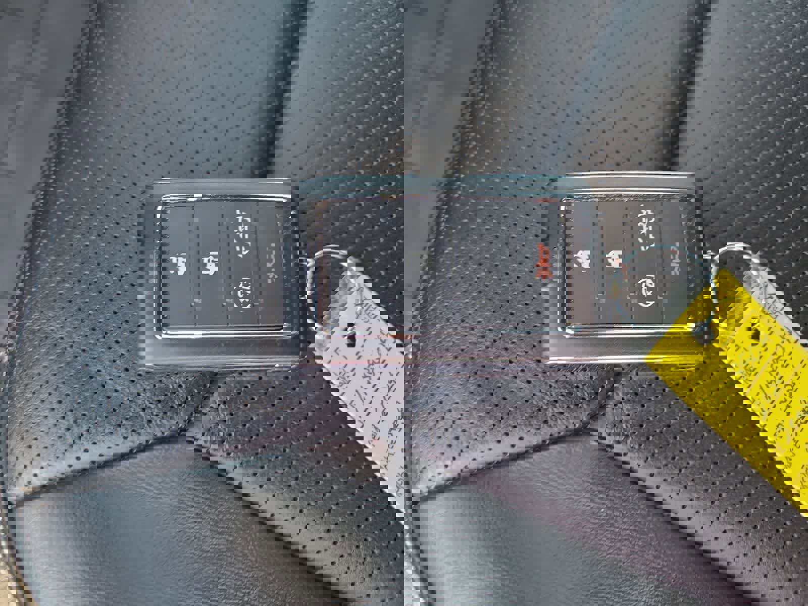 Used 2024 Jeep Grand Cherokee Overland w/ Trailer Tow Package image 28