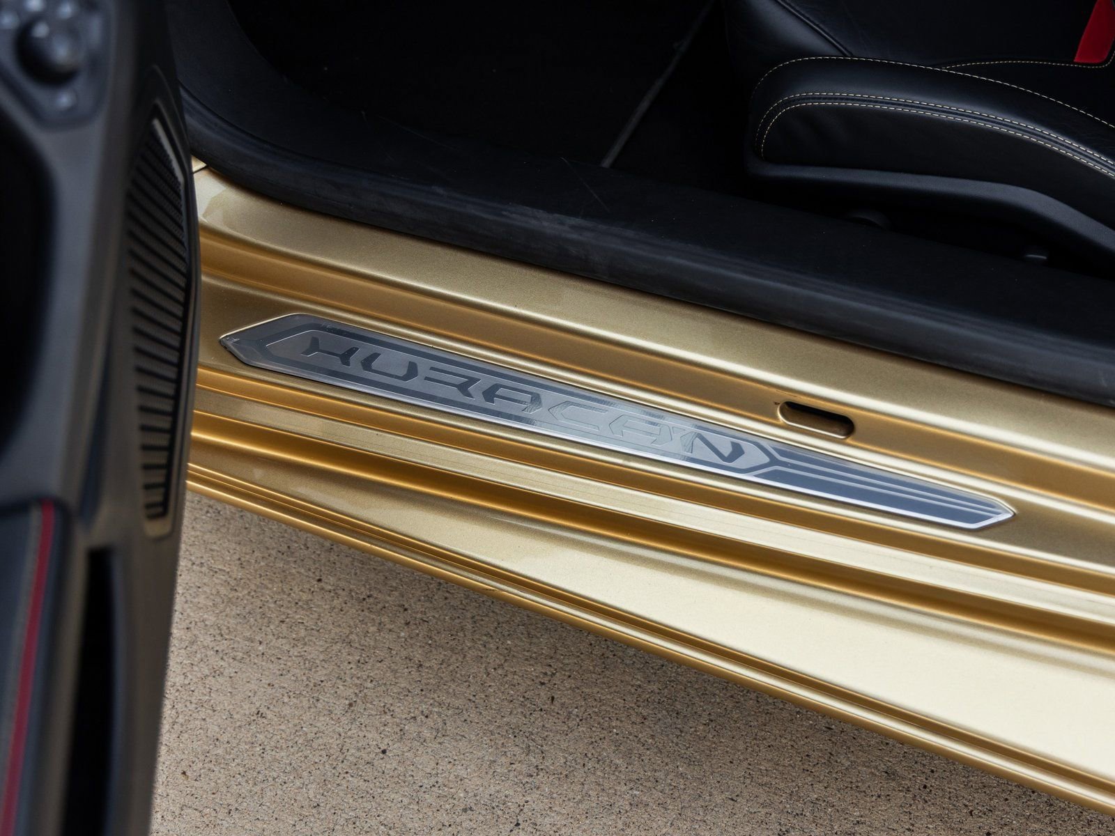 Used 2020 Lamborghini Huracan EVO image 28